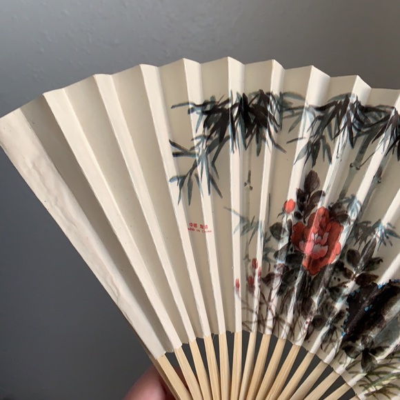 Vintage Chinese Tropical Bird Fold Out Fan - Picture 5 of 16
